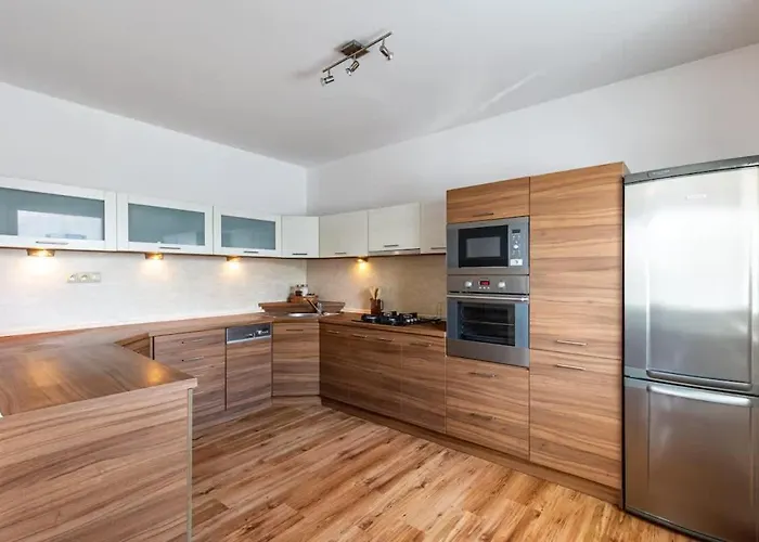 Apartament Spacious With Ac And Stunning Views Bratysława
