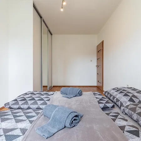 Lägenhet Spacious With Ac And Stunning Views Bratislava