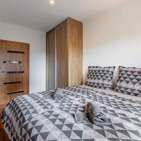 Spacious With Ac And Stunning Views ברטיסלאבה